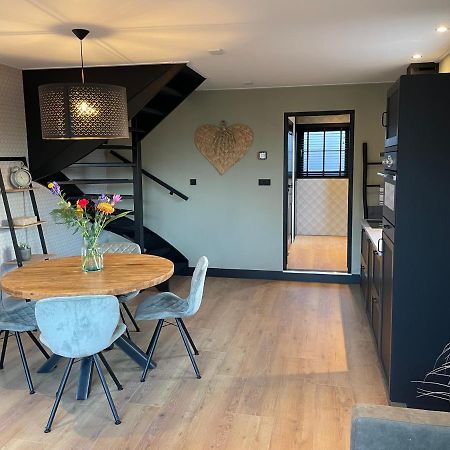 De Heerlykheid Wemeldinge, Vlak Bij Strand En Bos, Ruime Vakantiewoning Met Eigen Patio In De Karakteristieke Dorpsstraat Exteriér fotografie
