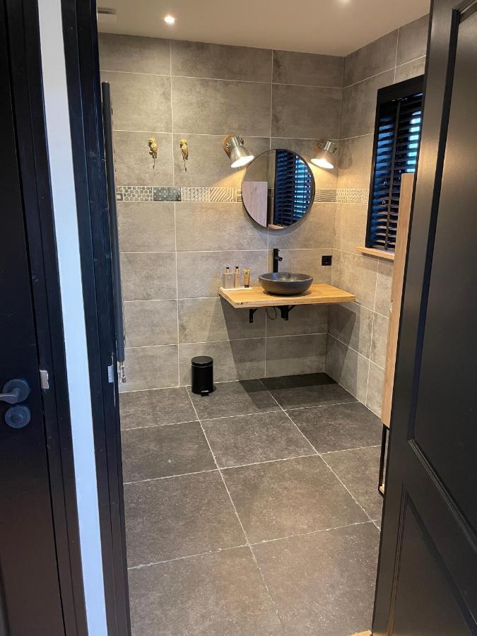 De Heerlykheid Wemeldinge, Vlak Bij Strand En Bos, Ruime Vakantiewoning Met Eigen Patio In De Karakteristieke Dorpsstraat Exteriér fotografie